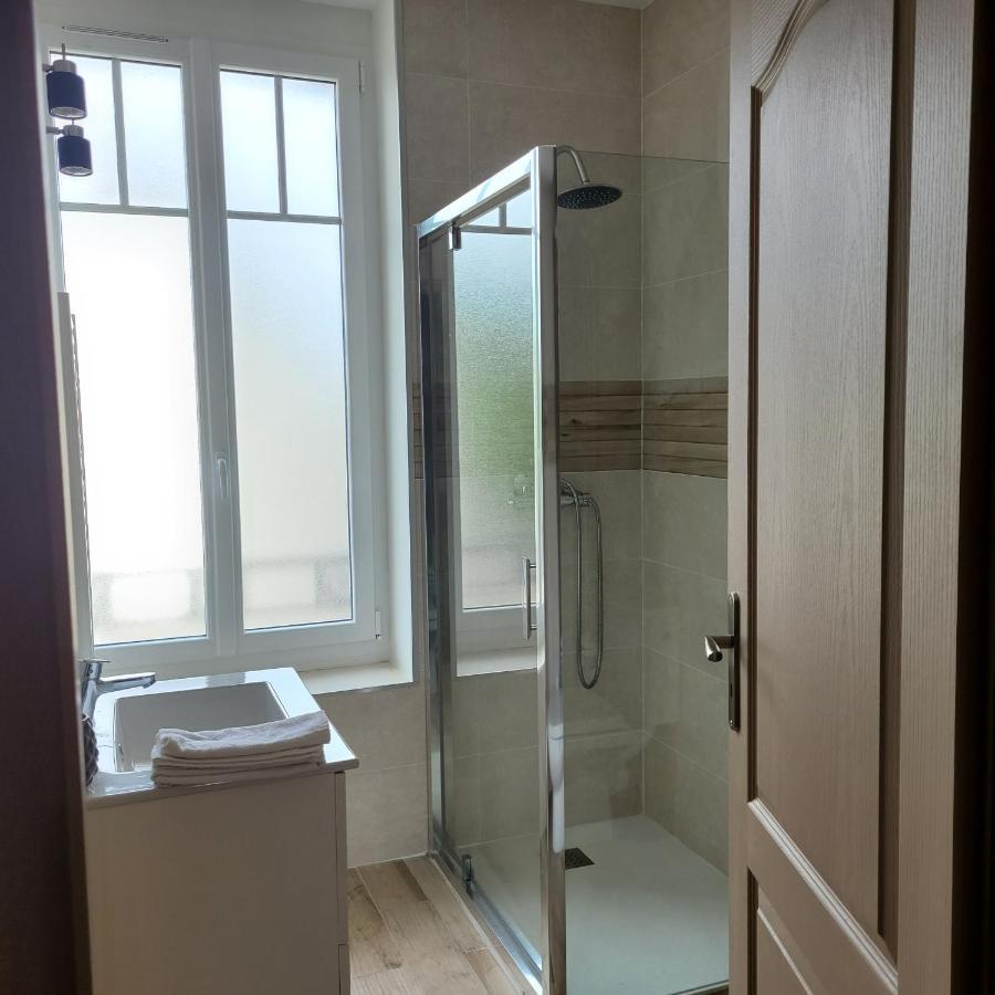 Appartements Cdg Joigny Buitenkant foto